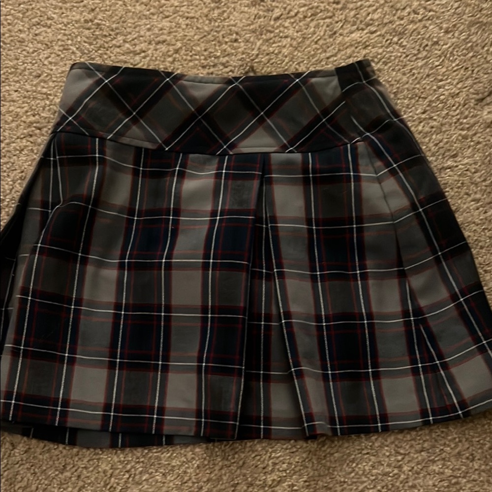 Two Girls Pleated Plaid Skirt in Black and Gray - Norman’s uniforms